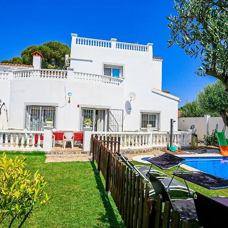 Albada - Only Families Villa
